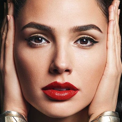 gal gadot vào vai hoàng hậu