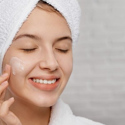 Những lưu ý khi sử dụng tretinoin ngang