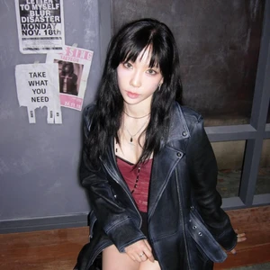 Tae Yeon với làn da trắng sáng