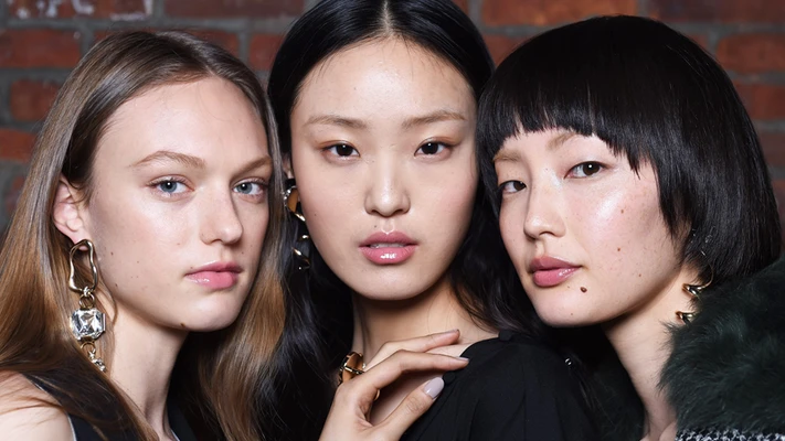 NARS Adeam AW18 Select ft800