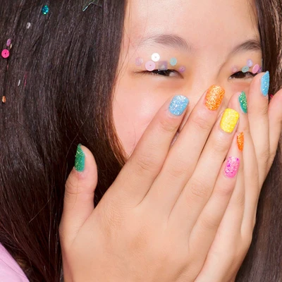 màu nail đẹp nhất cho phụ nữ châu Á