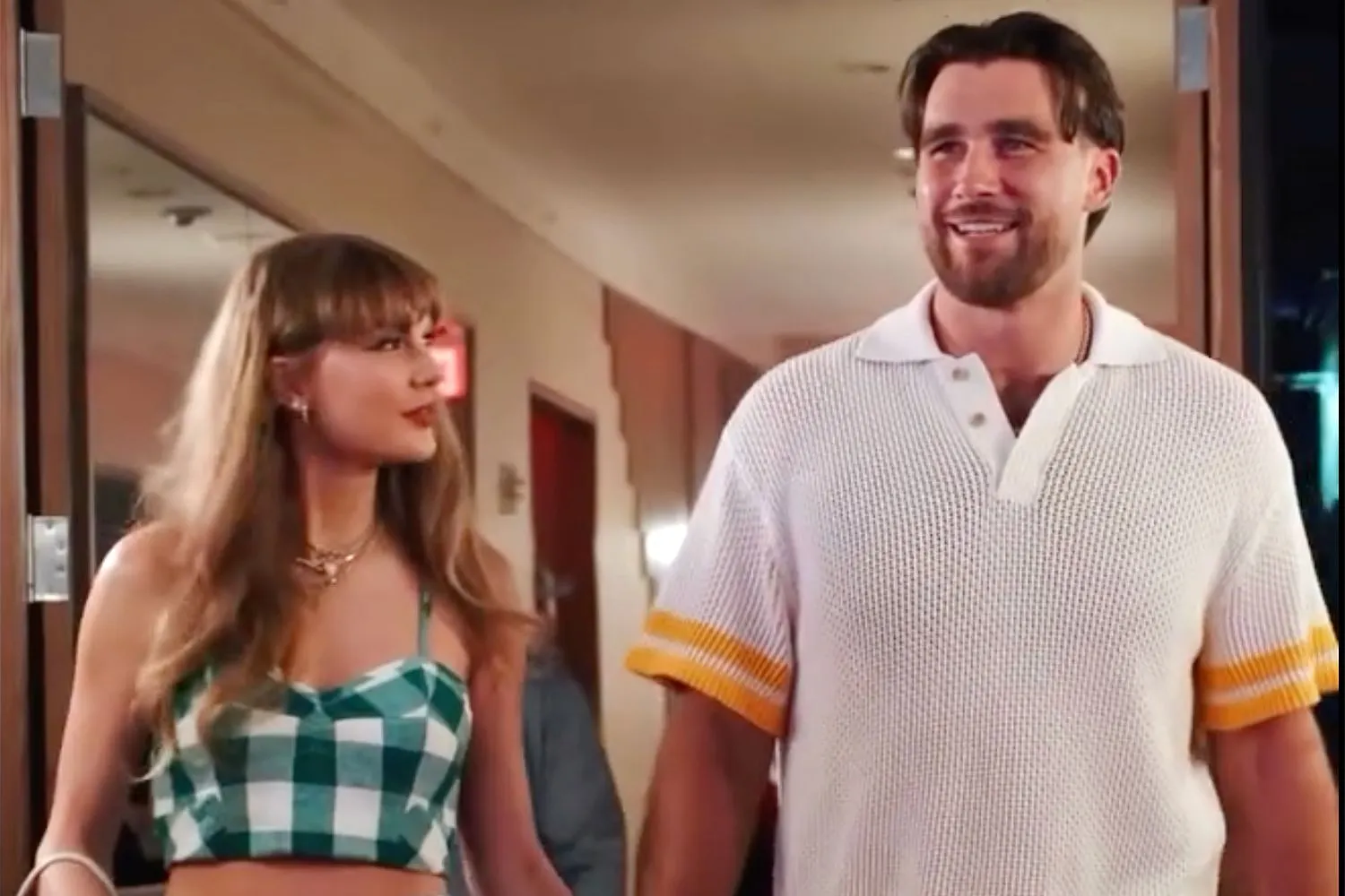 taylor swift travis kelce ở tight end university