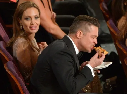 rs_560x415-140302200459-1024.jolie-brad-pitt-oscar-pizza.ls.3214_copy