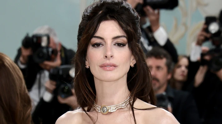 Anne Hathaway - nữ diễn viên xinh đẹp sở hữu gương mặt vuông