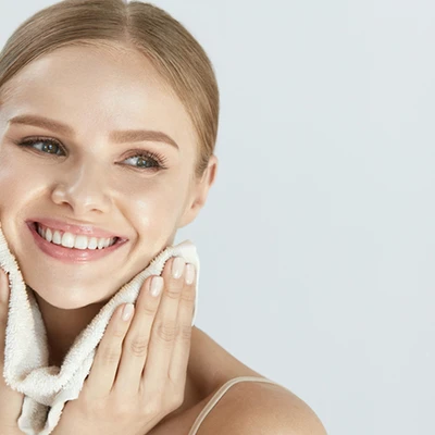 Chỉ cần khăn tẩy trang - Việc tẩy trang trở nên đơn giản hơn