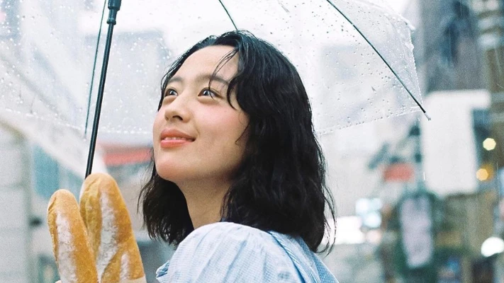 cô gái dưới mưa