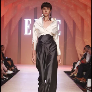 BST của NTK Nuchsuda tại ELLE Fashion Journey 2016