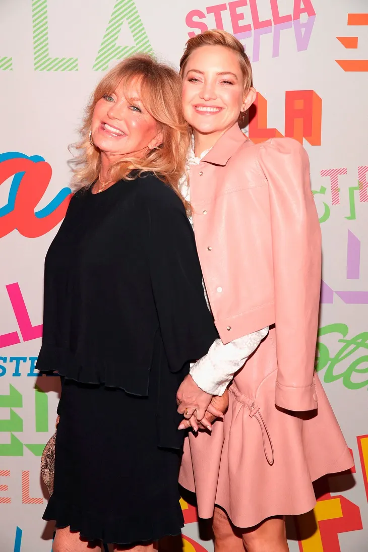 ELLE Việt Nam - Stella McCartney “đốt nóng” Los Angeles với loạt khách mời siêu sao tại đêm ra mắt bộ sưu tập Thu – Đông 2018 (2)