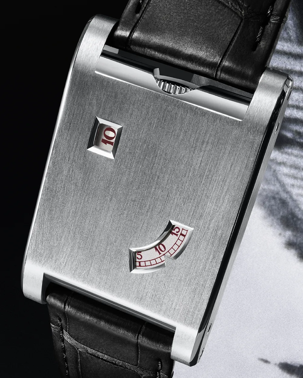 chi tiết đồng hồ Cartier