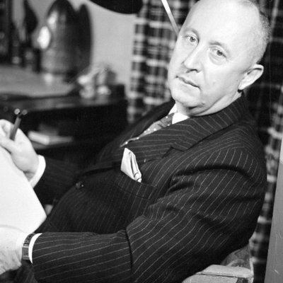 cuộc đời của nhà thiết kế christian dior
