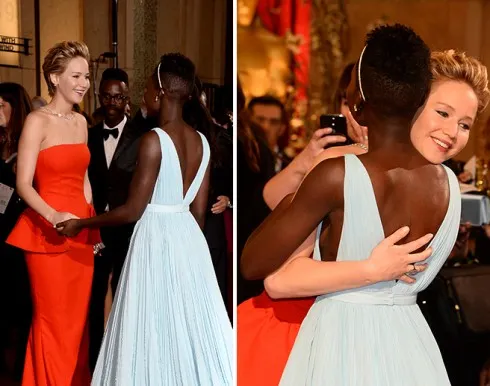 Jennifer Lawrence, người được đề cử chung hạng mục Nữ diễn viên phụ xuất sắc nhất, chúc mừng Lupita xứng đáng nhận giải Oscar năm nay.