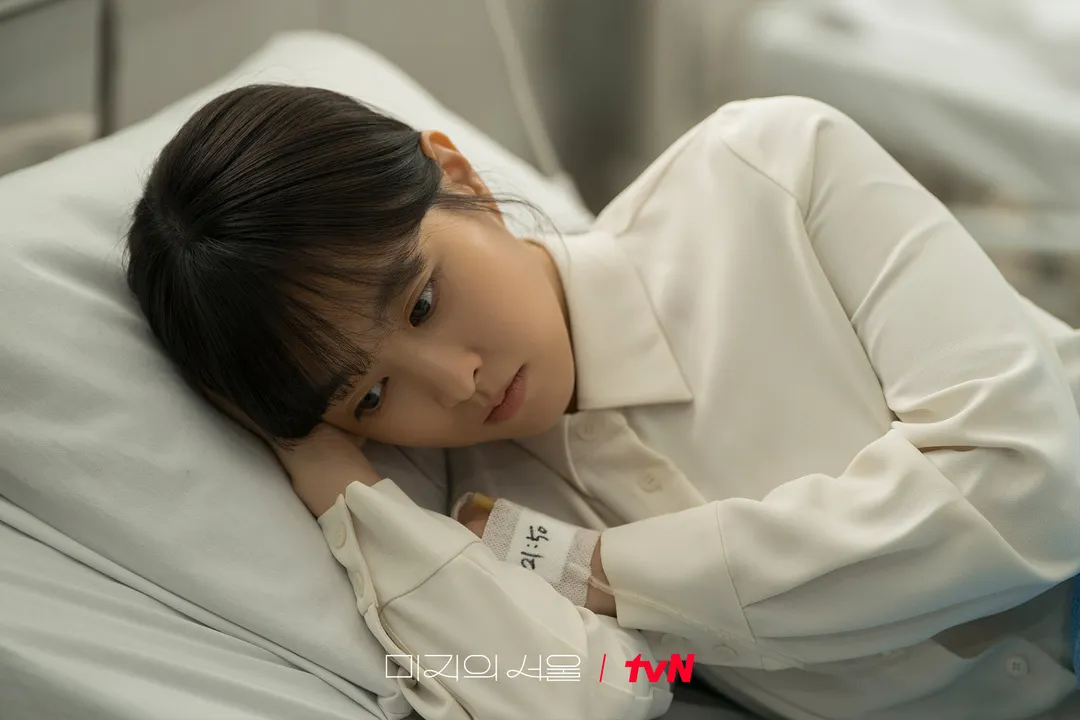 elle-review-phim-our-unwritten-seoul-18