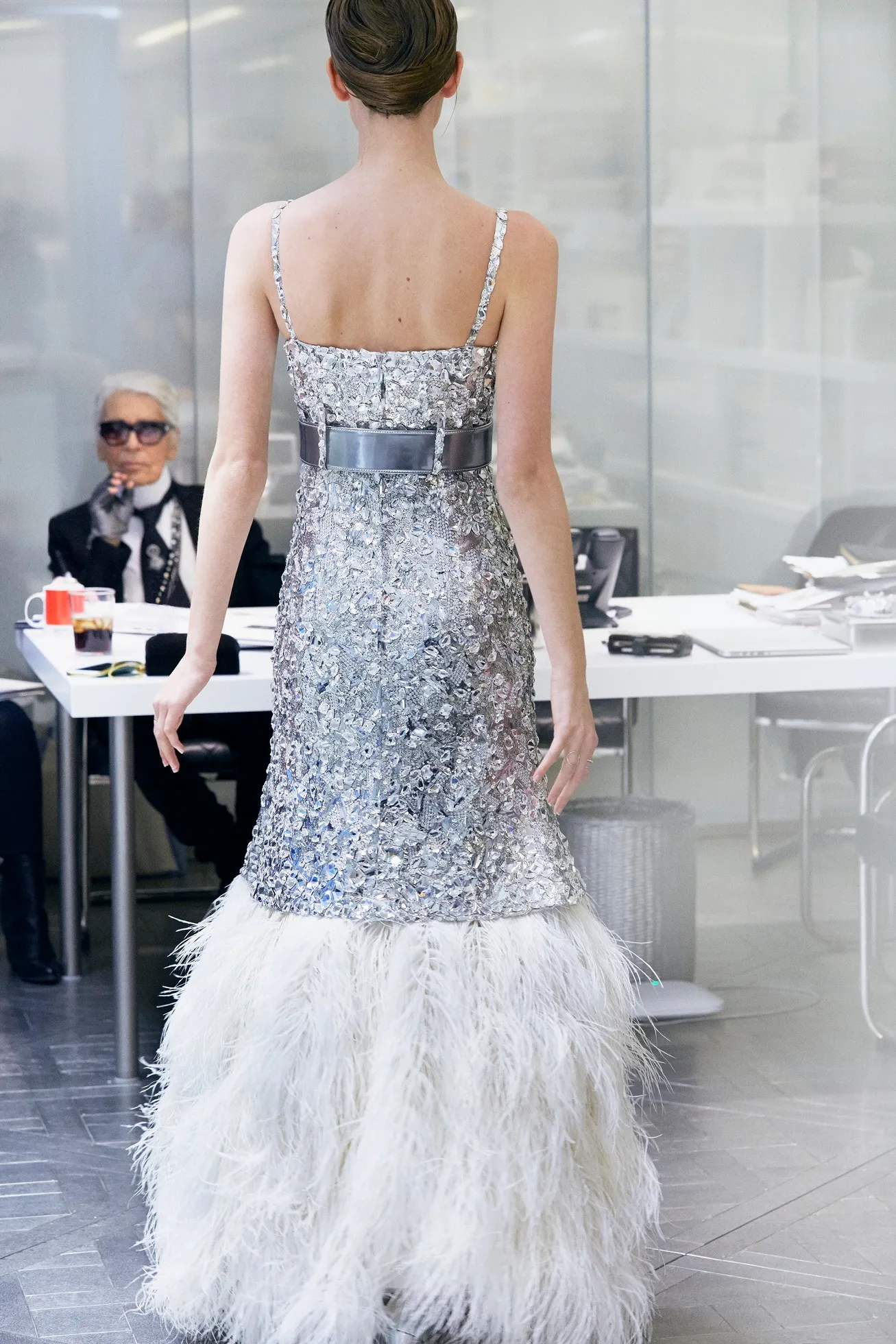 Chanel Haute Couture Xuân Hè 2017 - Đôi tay hiện thực hóa giấc mơ