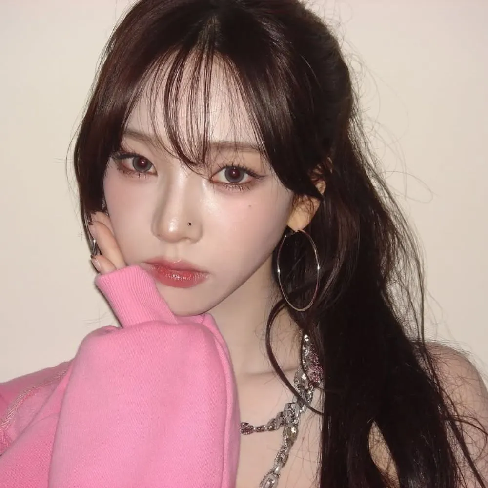 gương mặt vline làm nên thương hiệu của Karina (aespa)