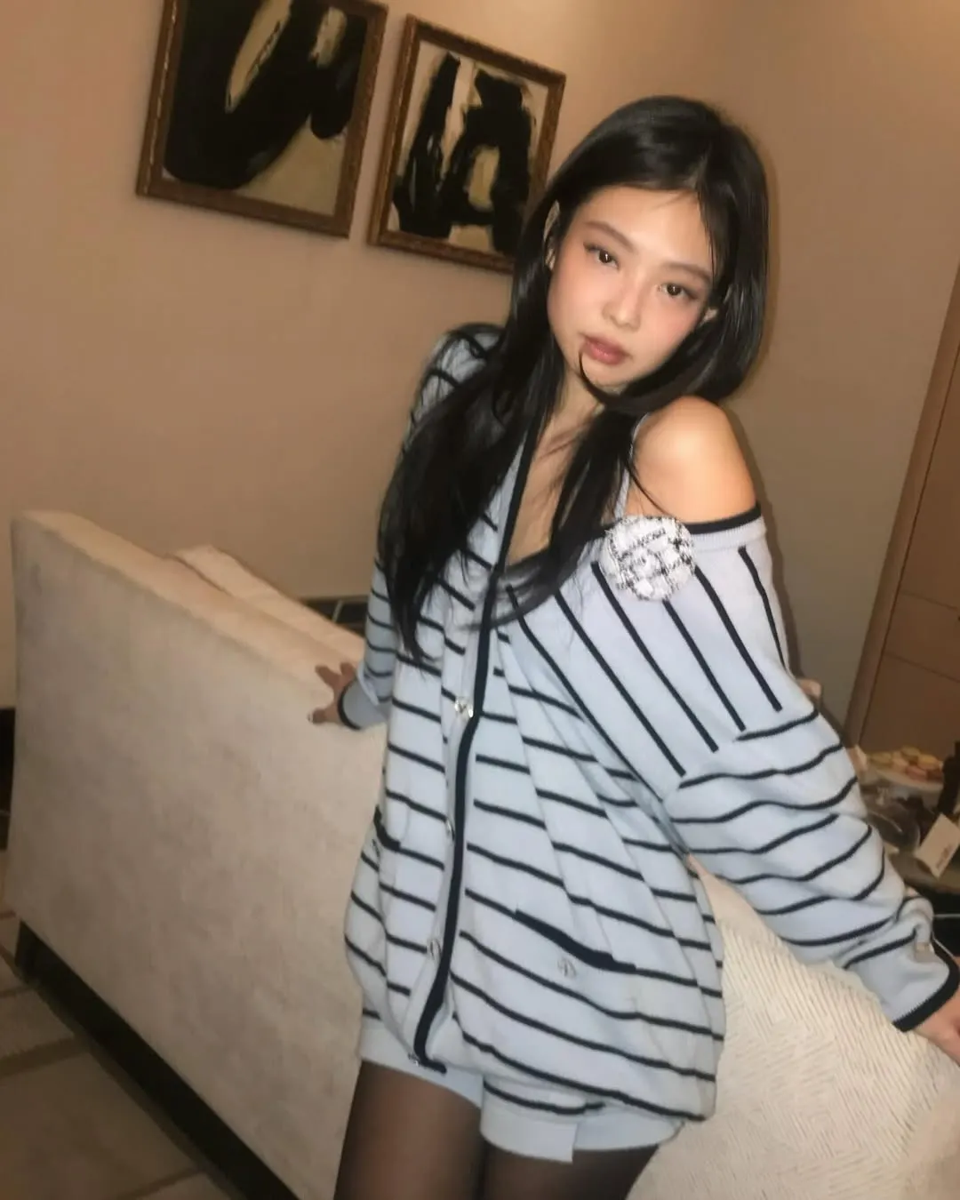 áo khoác kẻ sọc ngang jennie