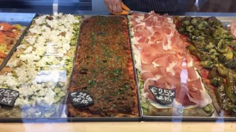 Pizza bán theo cân