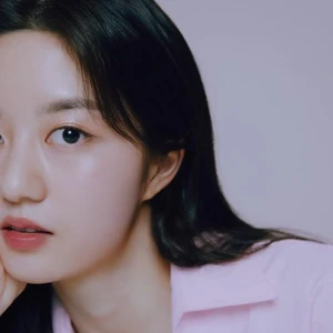 Hyeon Soo với vẻ đẹp nhẹ nhàng.