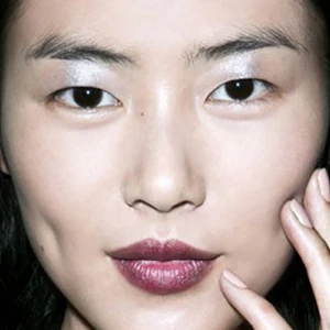 Bí quyết làm đẹp của người mẫu Liu Wen