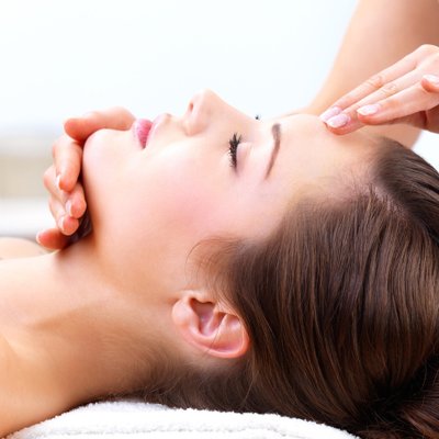 cách massage đầu trị mất ngủ