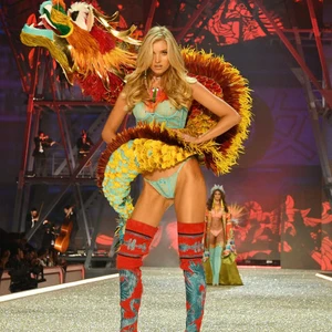 Góc nhìn đặc biệt từ Victoria's Secrect 2016