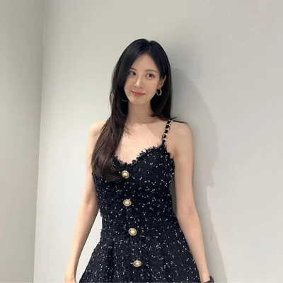 Seohuyn (SNSD) xinh đẹp ở tuổi U40