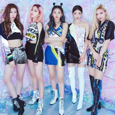 xu hướng thời trang trong mv icy của itzy 2