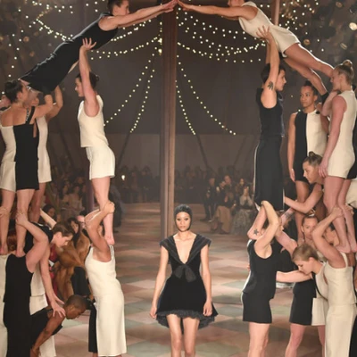 BST Dior Haute Couture 2019: Vũ khúc thời trang giữa rạp xiếc xa hoa