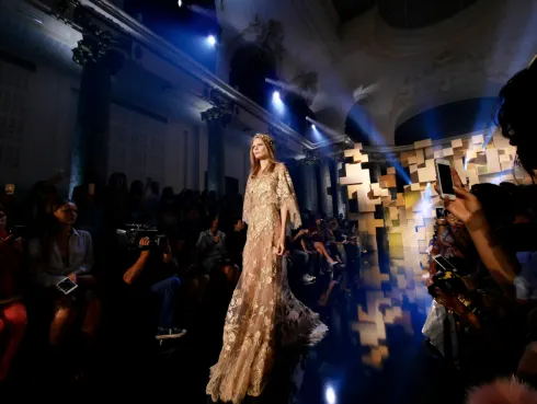 Elie Saab Haute Couture Thu-Đông 2015:16 00