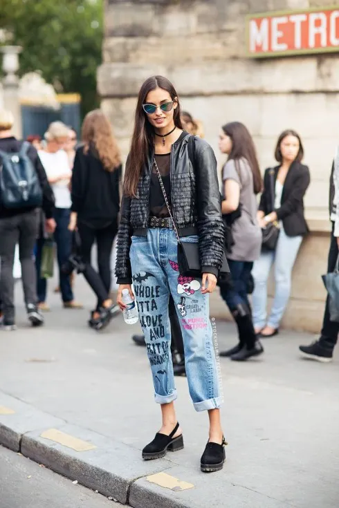Tùy vào mỗi phong cách mà quần jeans nữ bạn chọn sẽ có độ rộng khác nhau.