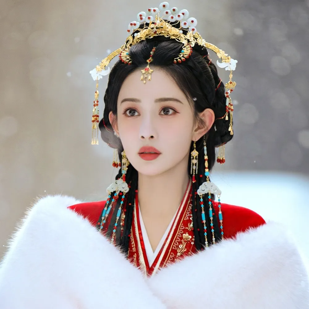 Nữ diễn viên Trung Quốc đẹp nao lòng với tạo hình công chúa giữa tuyết rơi trong bộ phim Đào Hoa Ánh Giang Sơn.