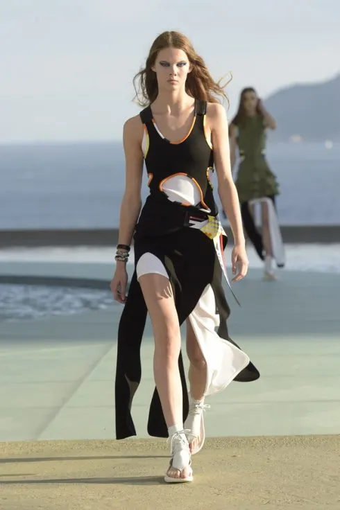 ntk-nicolas-ghesquiere-bao-tang-dia-bay-va-lv-cruise-2017-5