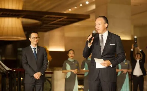 Ông Bernold Schroeder, Giám đốc Điều hành, Tập đoàn PPHG phát biểu tại buổi lễ khai trương Pan Pacific. 