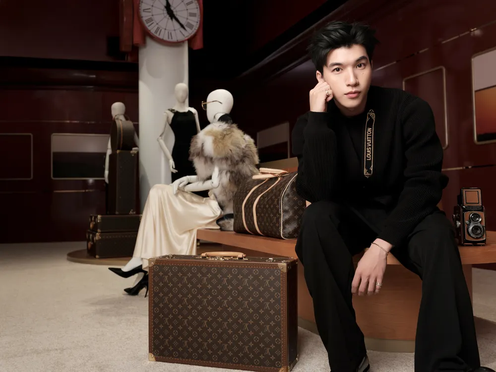 HIEUTHUHAI tại Triển lãm Savoir Rêver Louis Vuitton 
