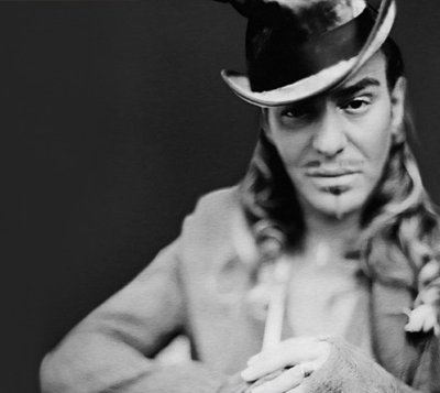 John Galliano – Hiệp sĩ mộng mơ cuối cùng
