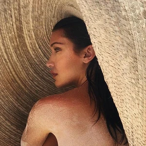 Nhân đôi vẻ ngoài thời trang cùng xu hướng mũ cói 