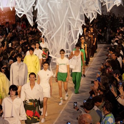 sàn diễn thời trang Lacoste