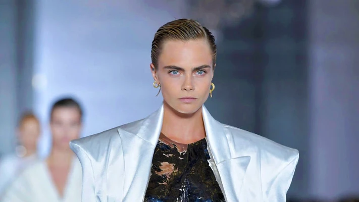 những người mẫu thời trang thuộc cộng đồng lgbt có sức ảnh hưởng cara delevingne