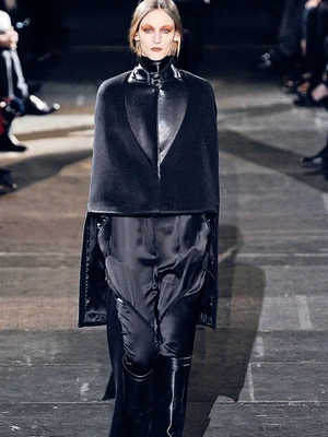 thoi trang gothic