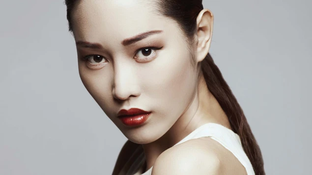 Xu hướng trang điểm không khuyết điểm