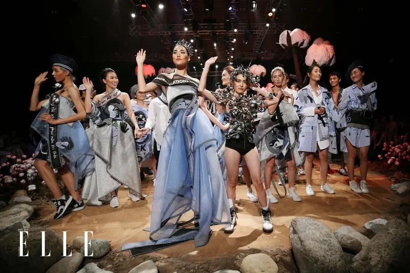 NTK Võ Công Khanh mang đến sự tươi vui với BST "Giấc mơ của Lily" tại ELLE Fashion Show