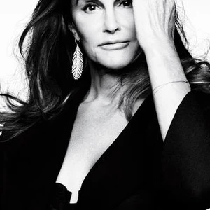 Caitlyn Jenner bắt tay với MAC trong dự án son môi