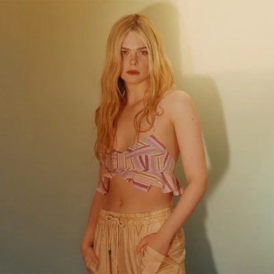 công thức thời trang mùa Hè của Elle Fanning