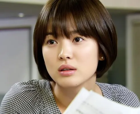 Kiểu tóc ấn tượng của Song Hye Kyo qua từng thời kì - ELLE Việt Nam (8)