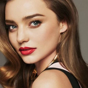 Bí quyết làm đẹp của Miranda Kerr sau sàn diễn