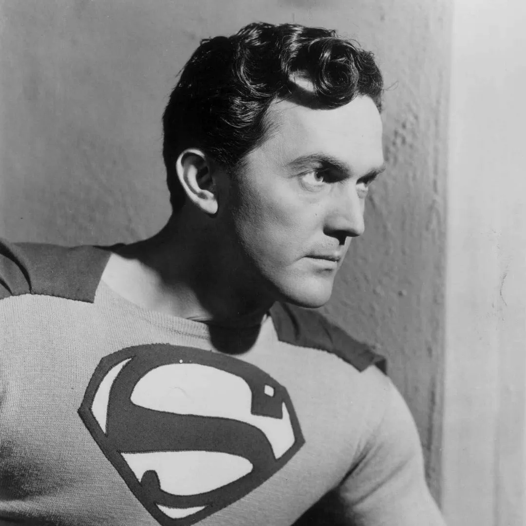 Kirk Alyn là diễn viên đầu tiên có cơ hội thể hiện Superman