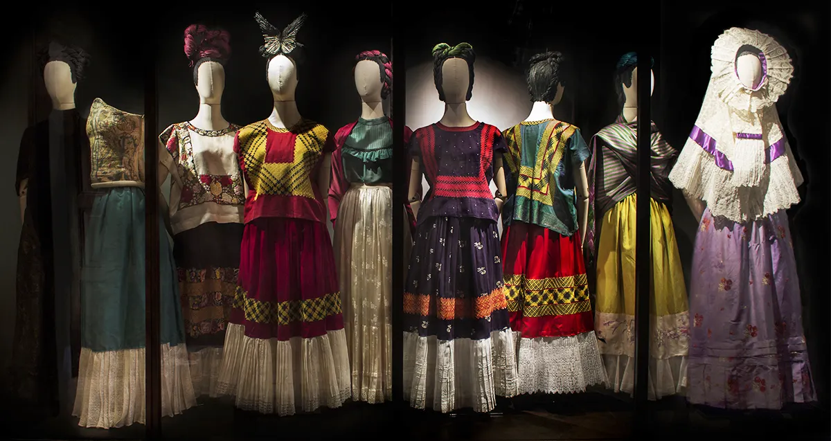  triển lãm thời trang: Frida Khlo's Wardrobe 2