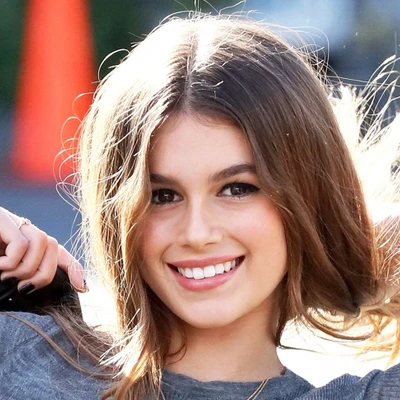 vẻ đẹp kaia gerber siêu mẫu cindy crawford ft8002