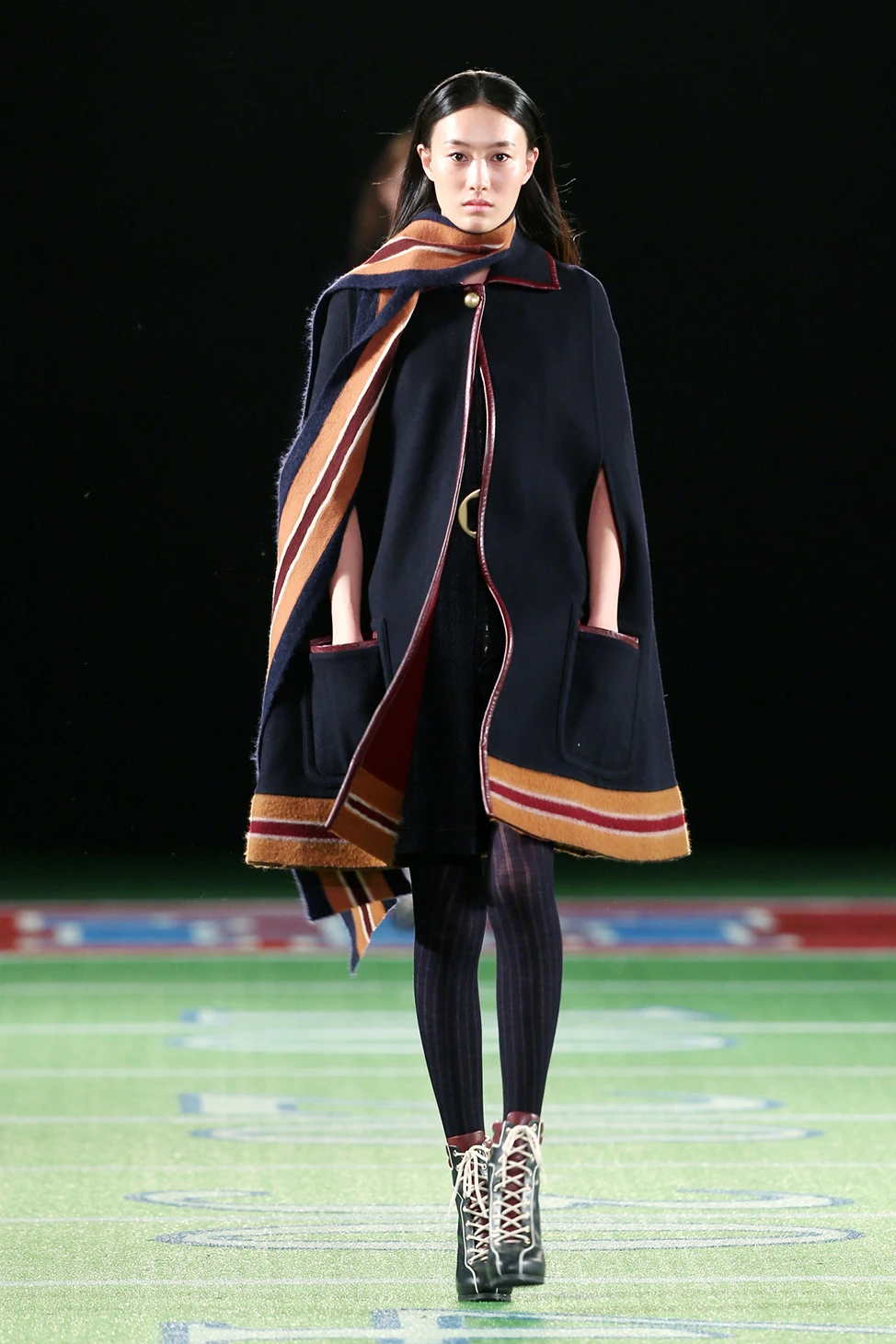Shu Pei Qin trong Tommy Hilfiger Thu 2015