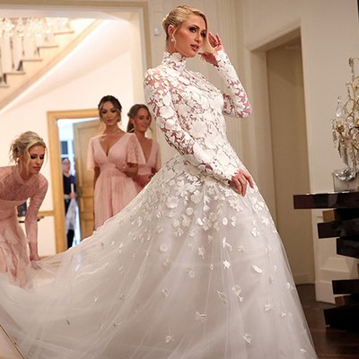 váy cưới của Paris Hilton