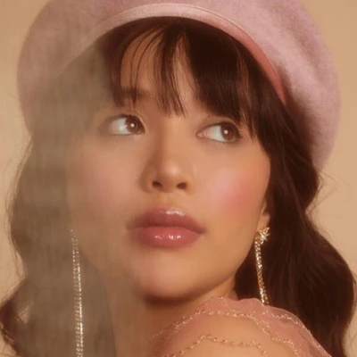 Bất ngờ chia sẻ bí quyết dưỡng da, Michelle Phan chuẩn bị quay trở lại?